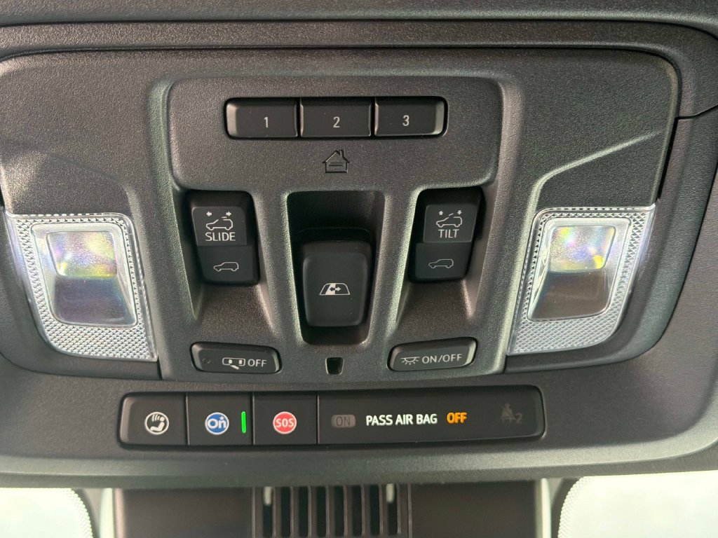 Used 2025 Chevrolet Silverado 1500 High Country w/ High Country Premium Package AWD/4WD image 34