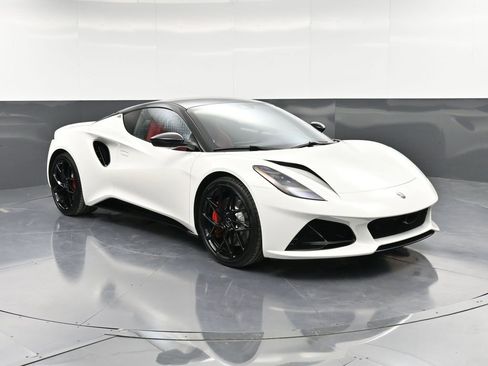 New 2026 Lotus Emira SE image 10