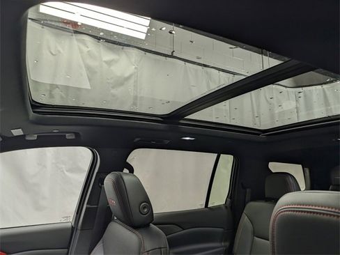 New 2026 Chevrolet Traverse Z71 w/ Enhanced Driving Package image 13