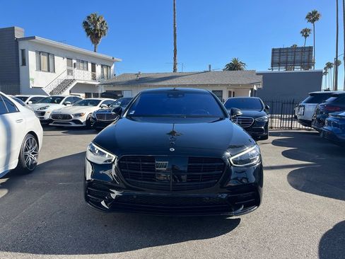 Used 2022 Mercedes-Benz S 580 4MATIC Sedan image 2