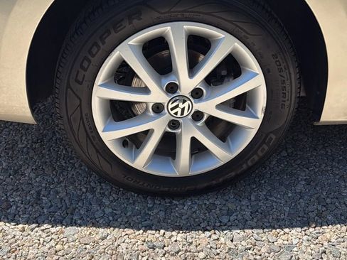 Used 2013 Volkswagen Jetta SE FWD image 38