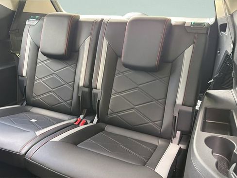 New 2026 Volkswagen Atlas Peak Edition AWD/4WD image 32