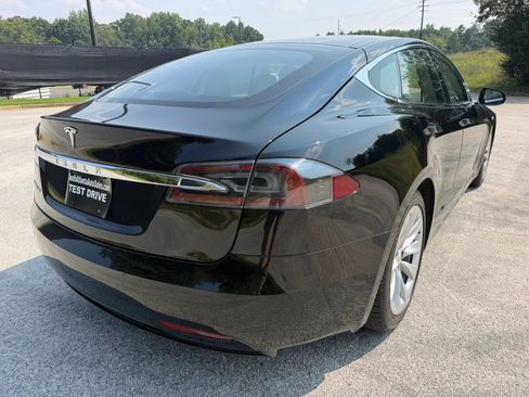 Used 2017 Tesla Model S 60D AWD/4WD image 5