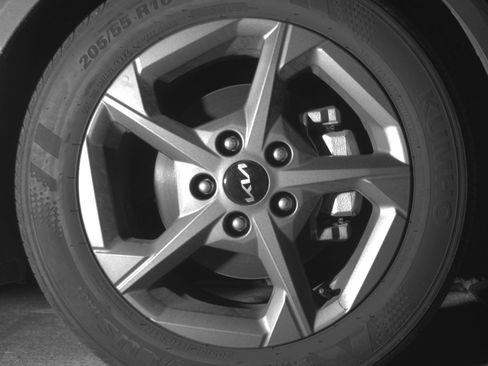 Used 2025 Kia K4 LXS image 13