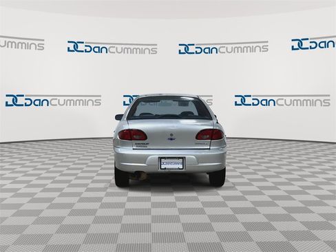 Used 2001 Chevrolet Cavalier Sedan w/ Preferred Equipment Group 1 image 7
