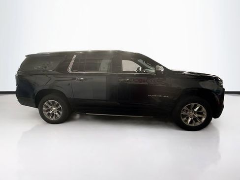 New 2025 Chevrolet Suburban Premier image 5