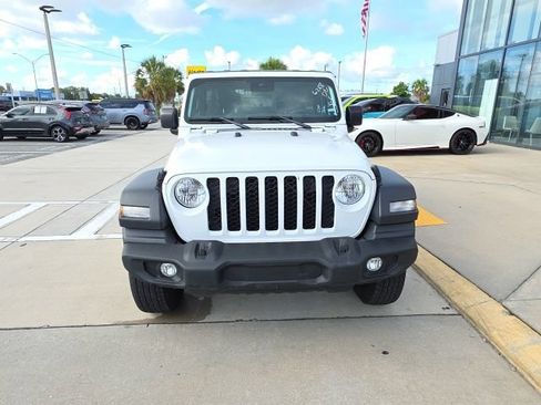 Used 2024 Jeep Wrangler Unlimited Sport AWD/4WD image 9