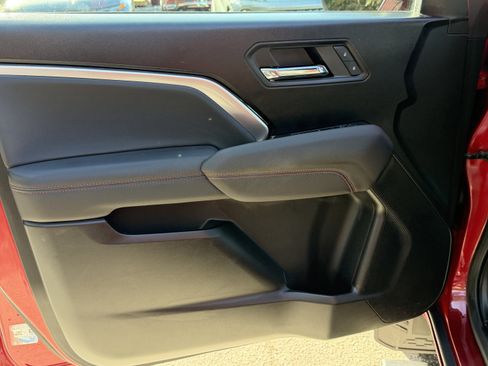 Used 2024 Chevrolet Colorado Z71 w/ Z71 Convenience Package 2 image 13