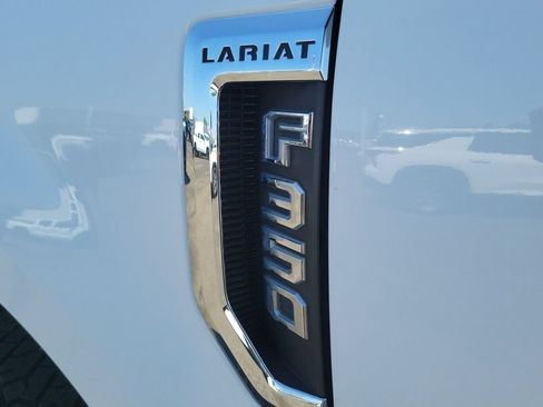 Used 2022 Ford F350 Lariat w/ Lariat Ultimate Package AWD/4WD image 31
