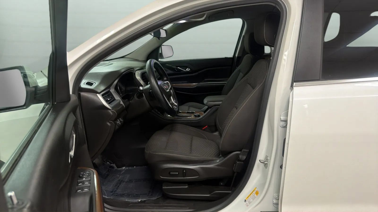 Used 2018 GMC Acadia SLE w/ LPO, Cargo Package FWD image 21