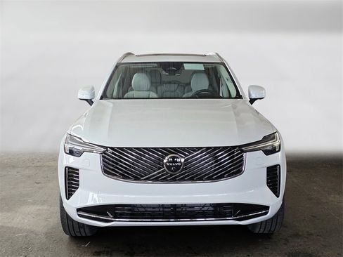 New 2026 Volvo XC90 B6 Ultra w/ Protection Package image 2