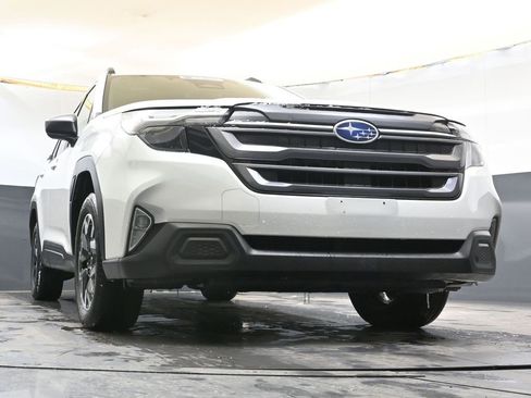 Certified 2025 Subaru Forester Premium image 35