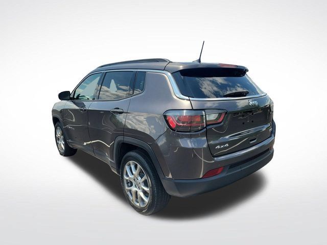 Used 2022 Jeep Compass Latitude w/ Sun and Sound Group AWD/4WD image 15