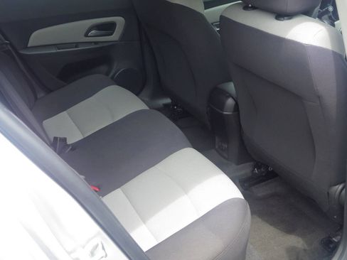 Used 2015 Chevrolet Cruze LS FWD image 18
