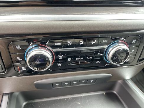 New 2026 GMC Sierra 2500 SLT w/ SLT Premium Package AWD/4WD image 18