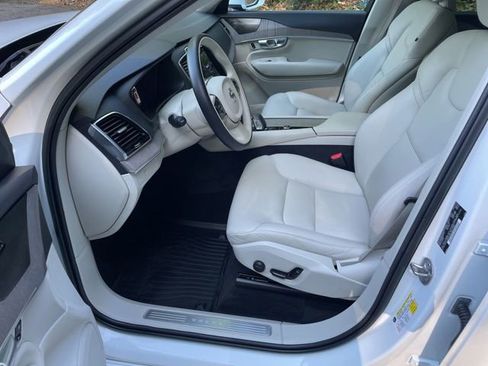 Certified 2023 Volvo XC90 B6 Plus w/ Protection Package AWD/4WD image 10