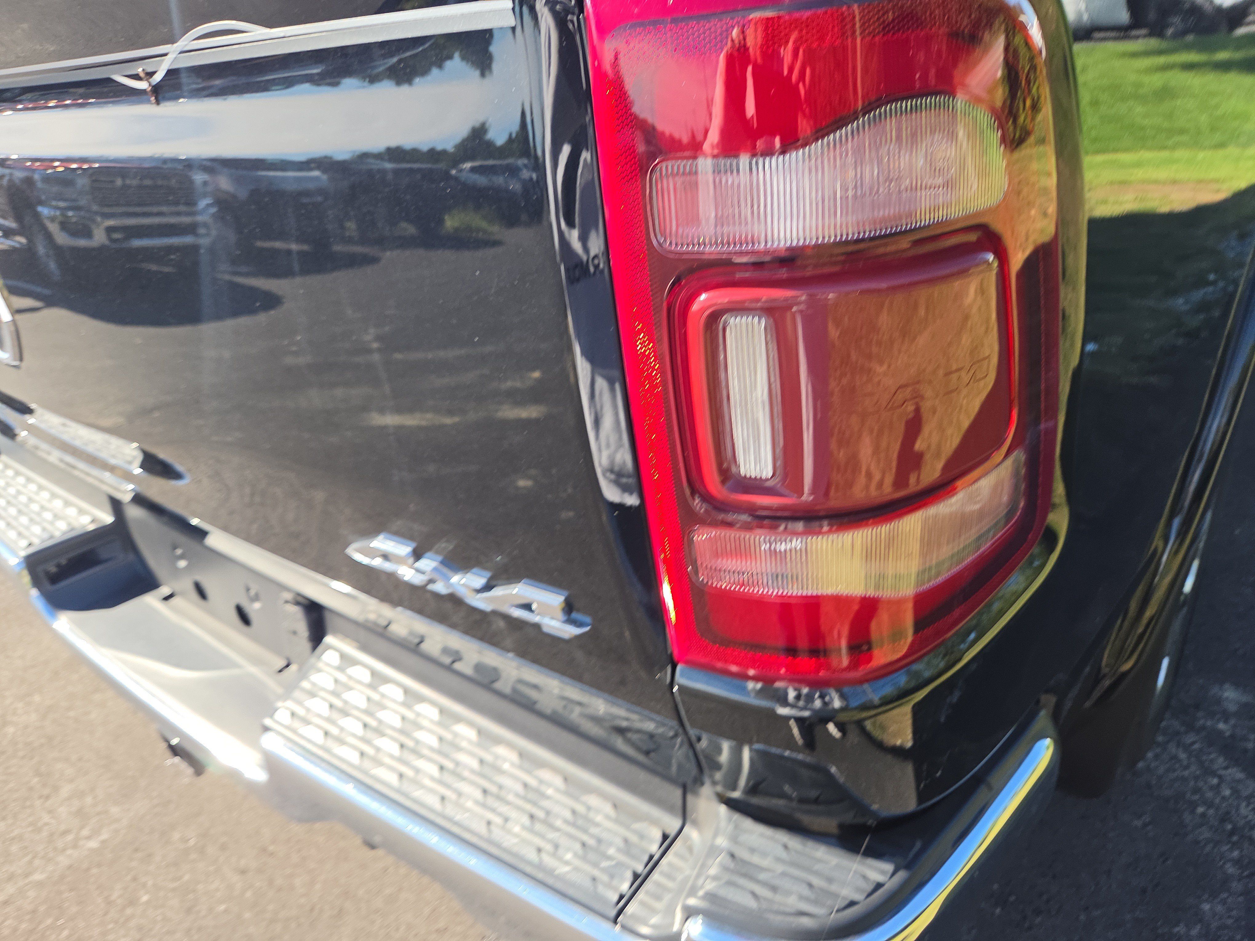 Used 2024 RAM 1500 Limited AWD/4WD image 16