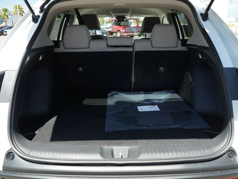 New 2027 Honda HR-V LX image 8
