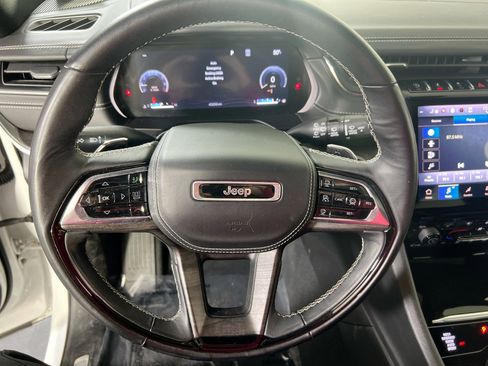 Used 2023 Jeep Grand Cherokee Overland w/ Adv Protech Group III image 11