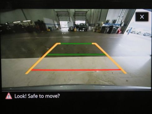 Used 2025 Volkswagen Taos SE image 18