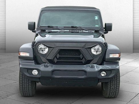 Used 2020 Jeep Gladiator Sport w/ Quick Order Package 24S AWD/4WD image 2