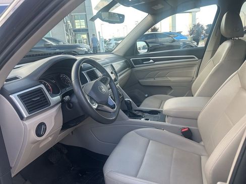 Used 2021 Volkswagen Atlas SE image 6
