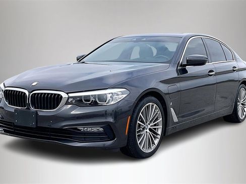 Used 2018 BMW 530e image 2
