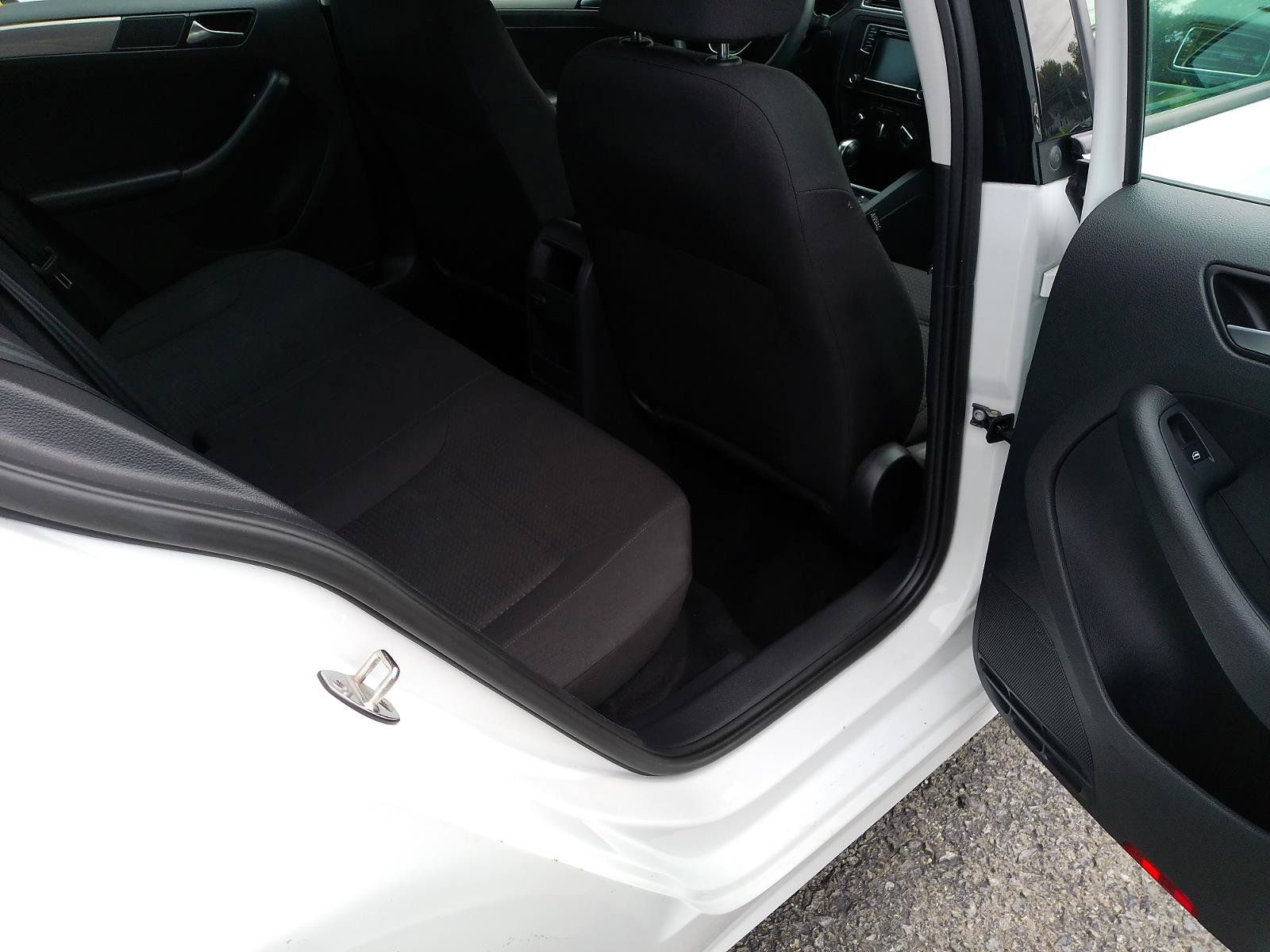 Used 2016 Volkswagen Jetta SE FWD image 31
