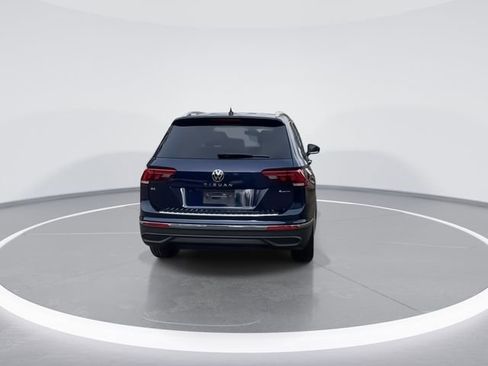Certified 2022 Volkswagen Tiguan SE w/ Panoramic Sunroof Package image 7