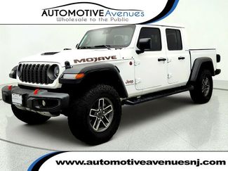 Used 2025 Jeep Gladiator Mojave w/ Convenience Group AWD/4WD video 1