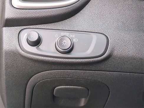 Certified 2020 Chevrolet Trax LT image 17