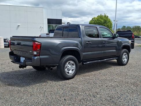 Used 2023 Toyota Tacoma SR AWD/4WD image 9