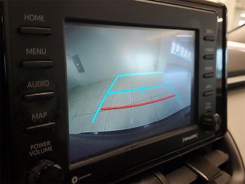 Used 2022 Toyota RAV4 XLE image 29