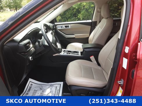 Used 2023 Ford Explorer Limited image 11