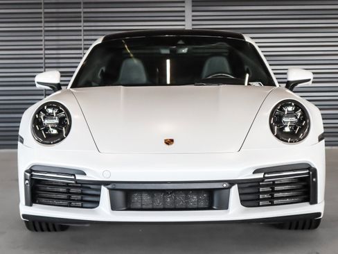 Certified 2022 Porsche 911 image 8