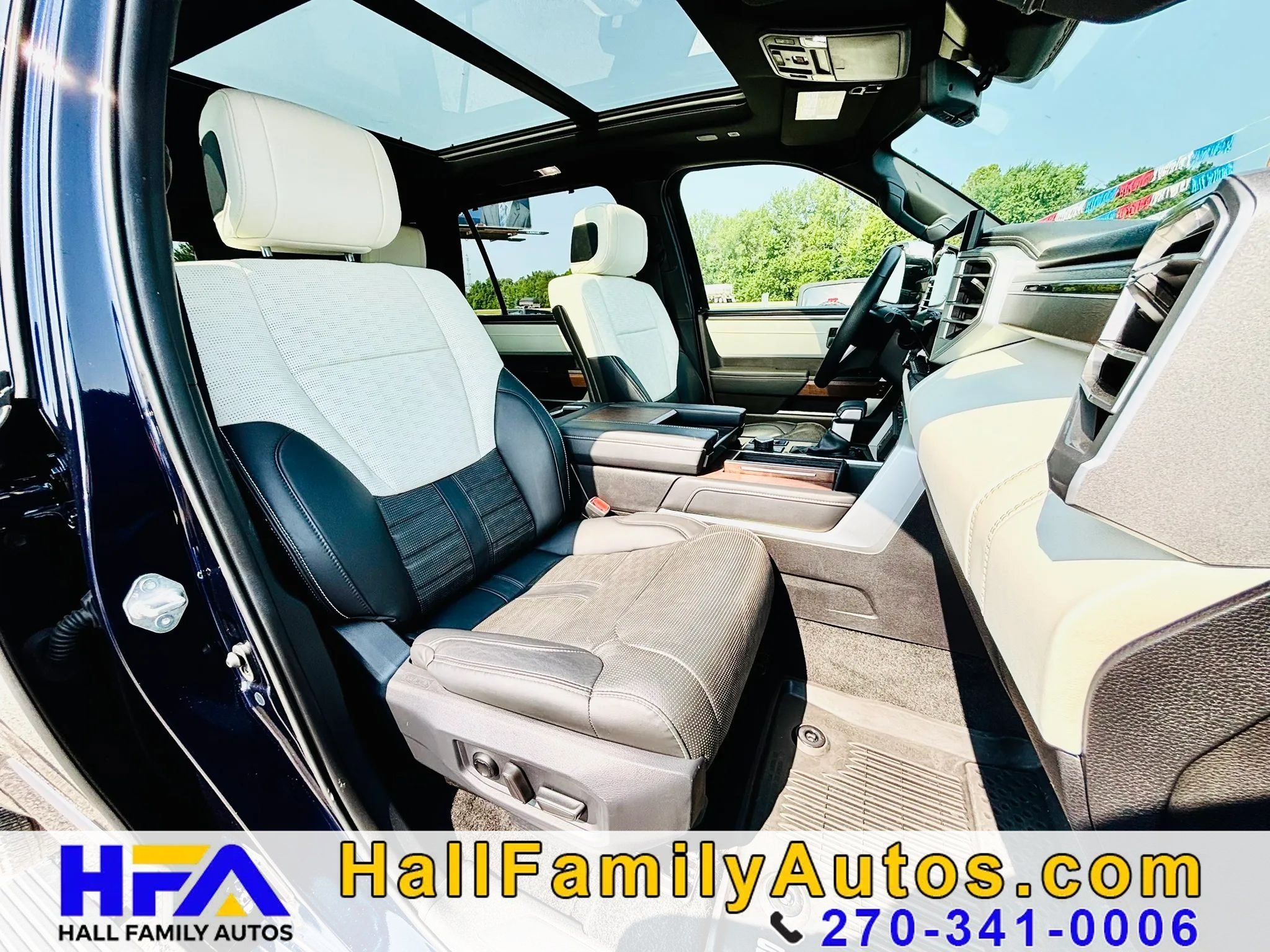 Used 2025 Toyota Sequoia Capstone AWD/4WD image 33