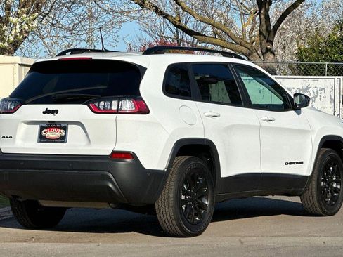 Used 2023 Jeep Cherokee Altitude Lux w/ Lux Elite Package image 4