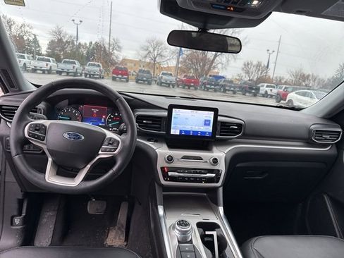 Used 2024 Ford Explorer XLT w/ Equipment Group 202A image 18