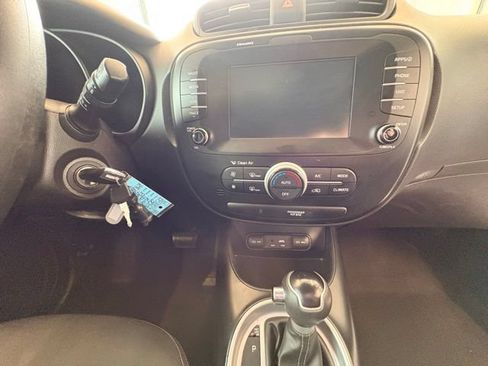 Used 2019 Kia Soul + FWD image 31