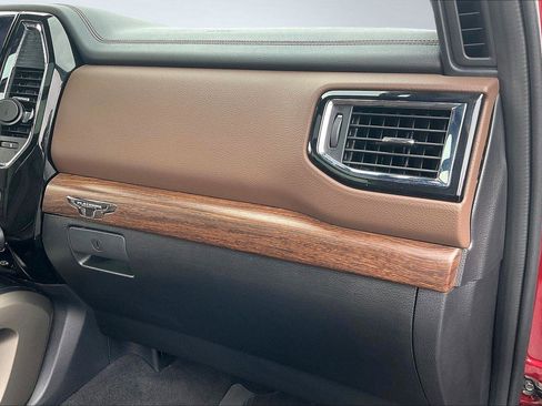 Used 2024 Nissan Titan Platinum Reserve w/ Moonroof Package image 18