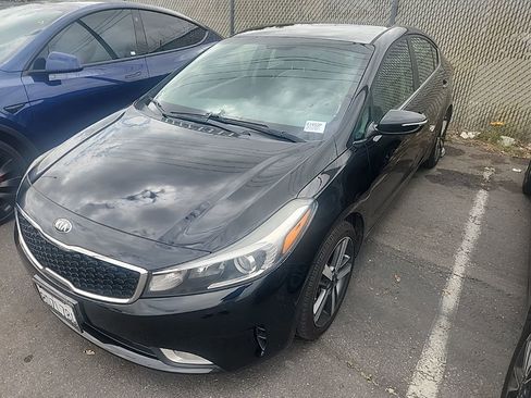 Used 2018 Kia Forte EX image 3