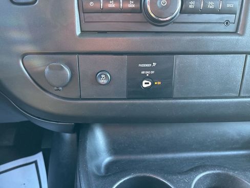 Used 2017 Chevrolet Express 2500 image 17