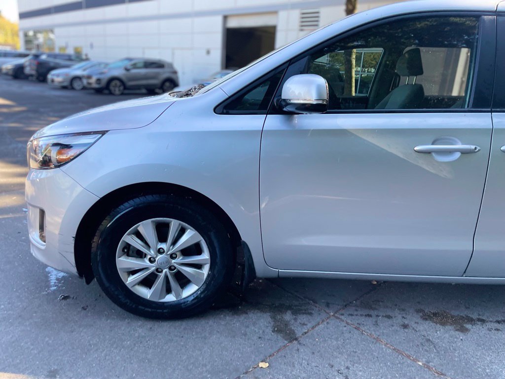 Used 2017 Kia Sedona L FWD image 8