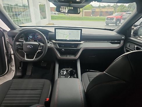 Used 2025 Ford Explorer ST-Line w/ Premium Package AWD/4WD image 12