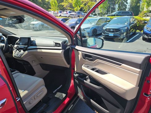 Used 2022 Honda Odyssey EX-L image 12