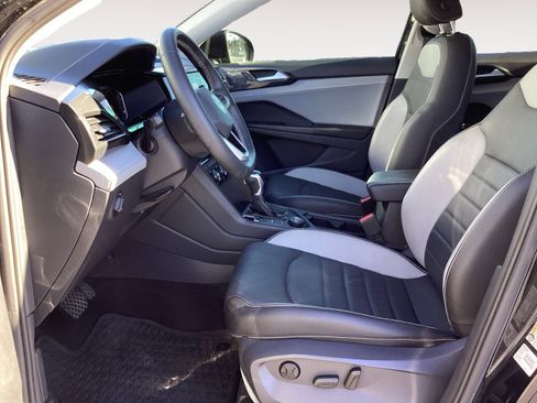 Used 2022 Volkswagen Taos SEL w/ Panoramic Sunroof Package image 27