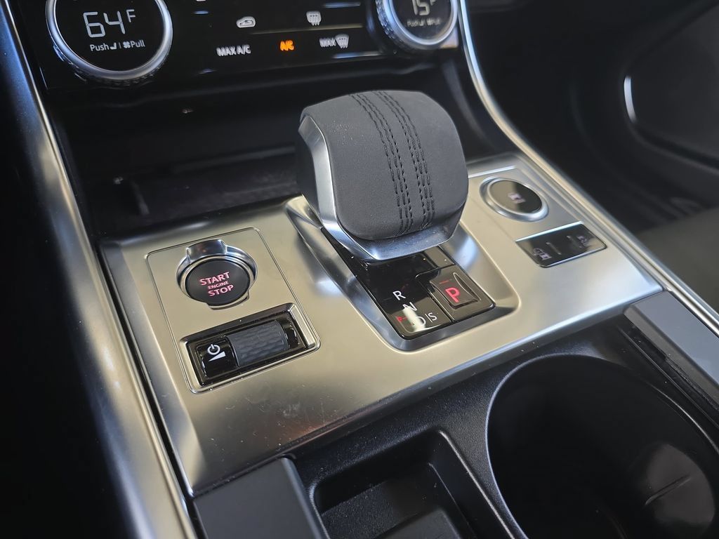 Used 2023 Jaguar XF R-Dynamic SE AWD/4WD image 23