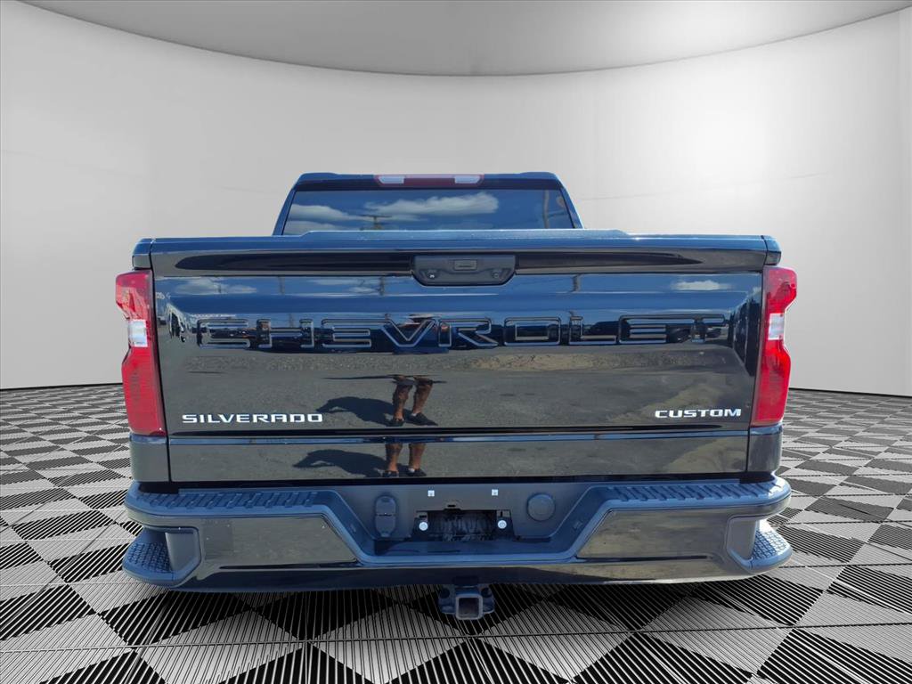 Used 2023 Chevrolet Silverado 1500 Custom AWD/4WD image 23