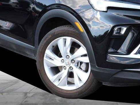 Used 2025 Buick Encore GX Preferred FWD image 3