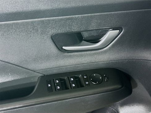 Used 2024 Hyundai Kona Limited image 24